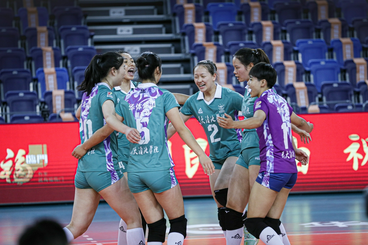 江南体育-包含排球常规赛，粤西铁骑队与滇池海豚队大胜，阵地战处理得当！反击锐度十足的词条