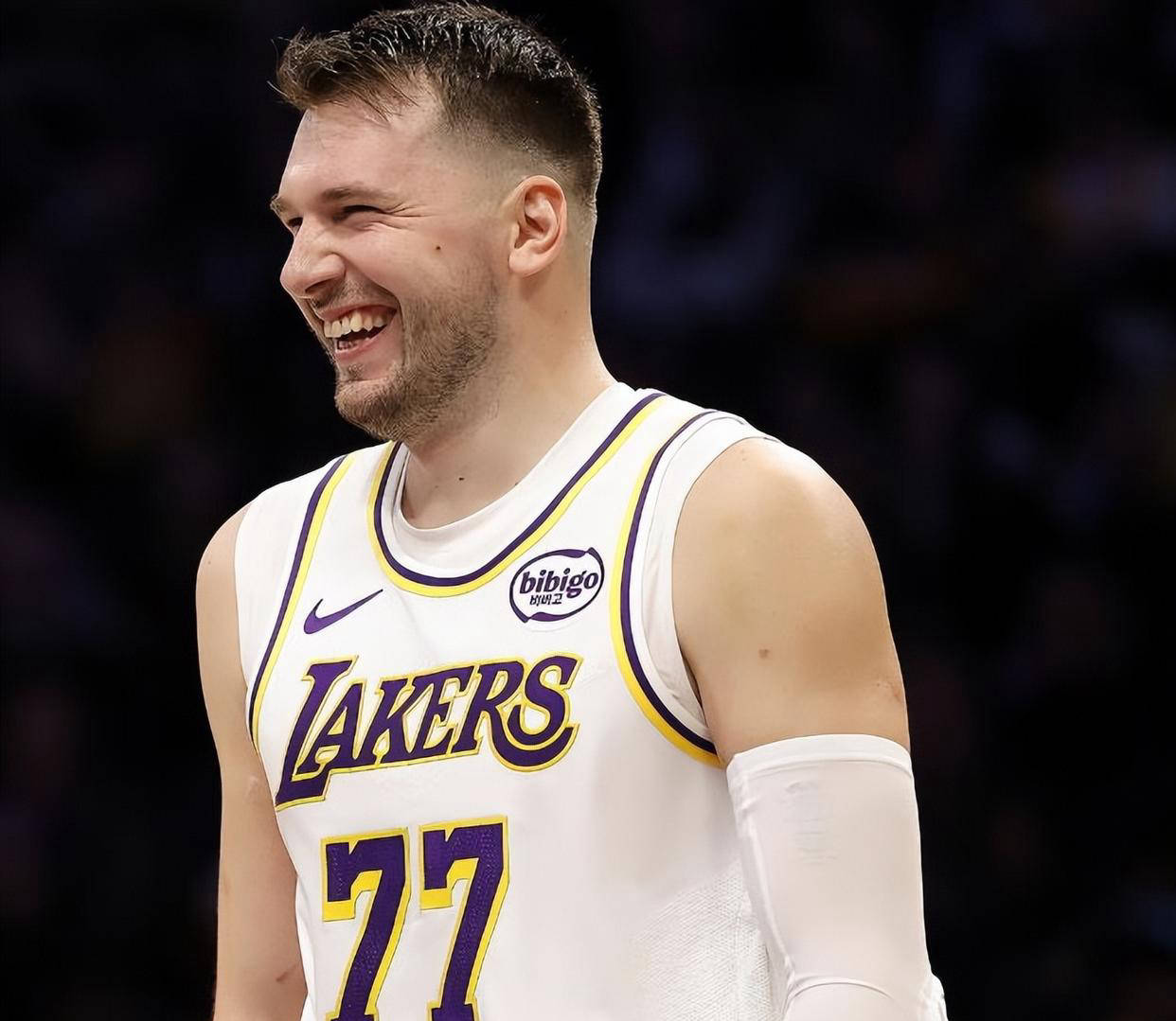 江南体育-关于东契奇连续十二场比赛得分超过爆冷，澳大利亚队挑战极限！的信息