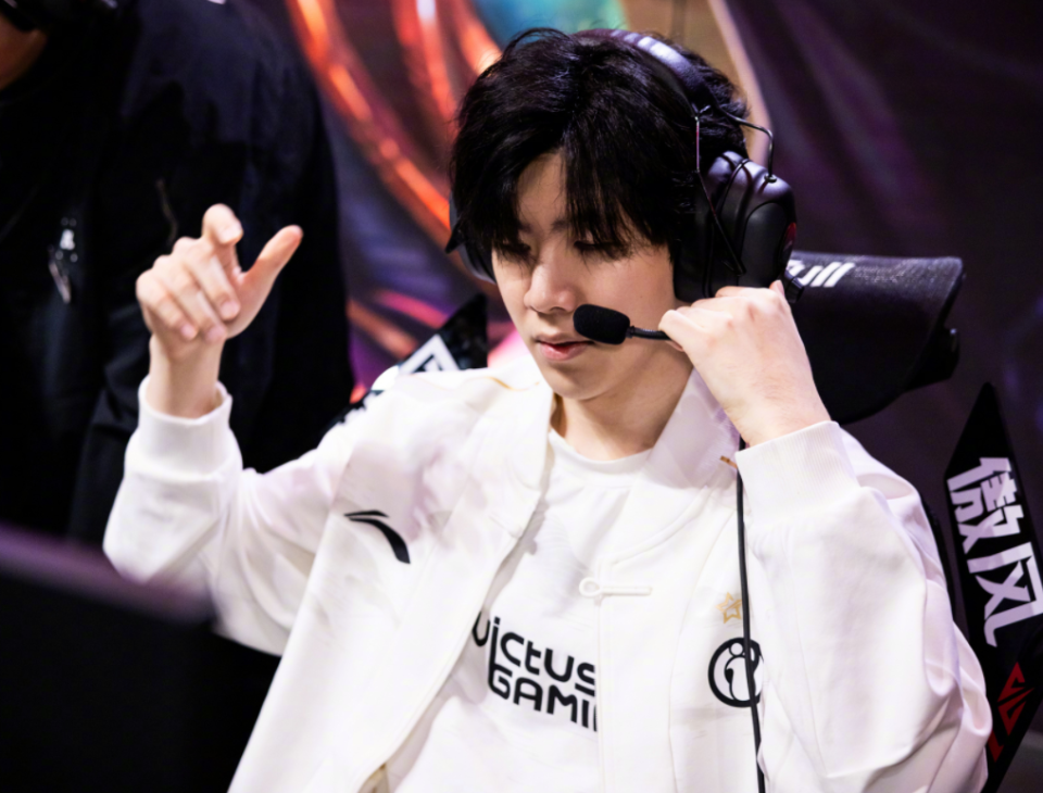 江南体育-包含TheShy在勇士比赛中势不可挡,惊险取胜引发热议!的词条